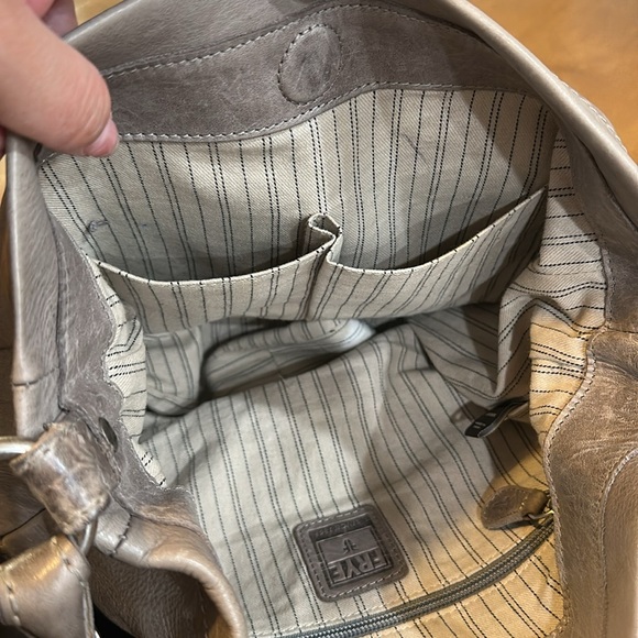 Frye shoulder bag with cross body strap grey excellent used condition - Picture 6 of 12